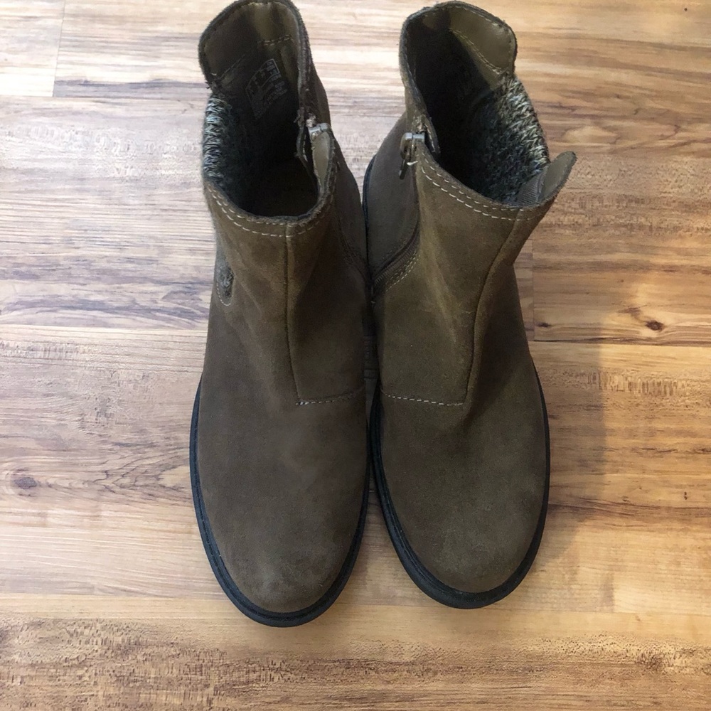 Women’s Green Suede Ankle Boots Size 6
